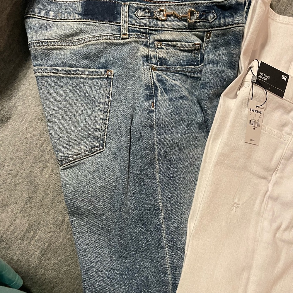 Express Jeans
70’s style!
70’s style jeans. Super cute and comfy!